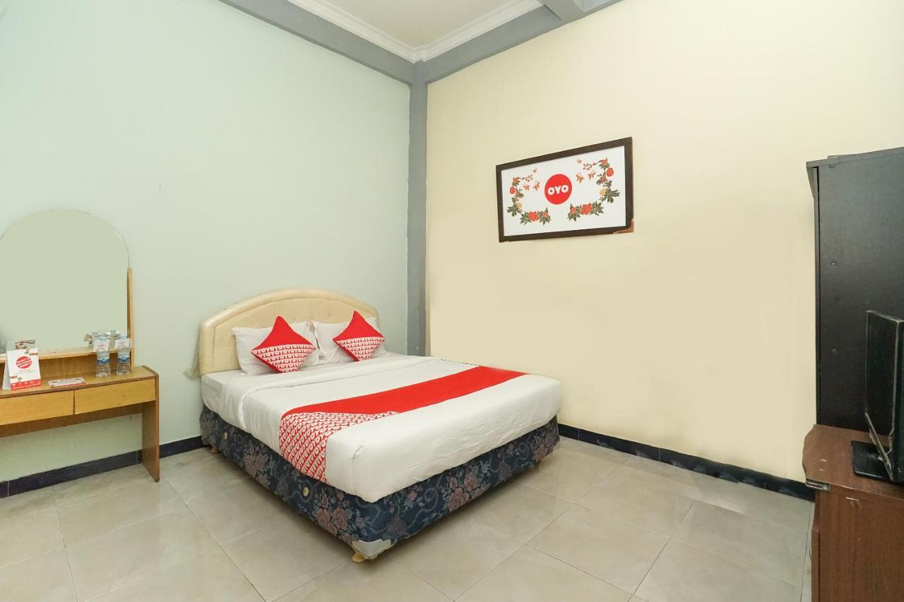 סוראבאיה Kartika Syariah Homestay By Stayku מראה חיצוני תמונה
