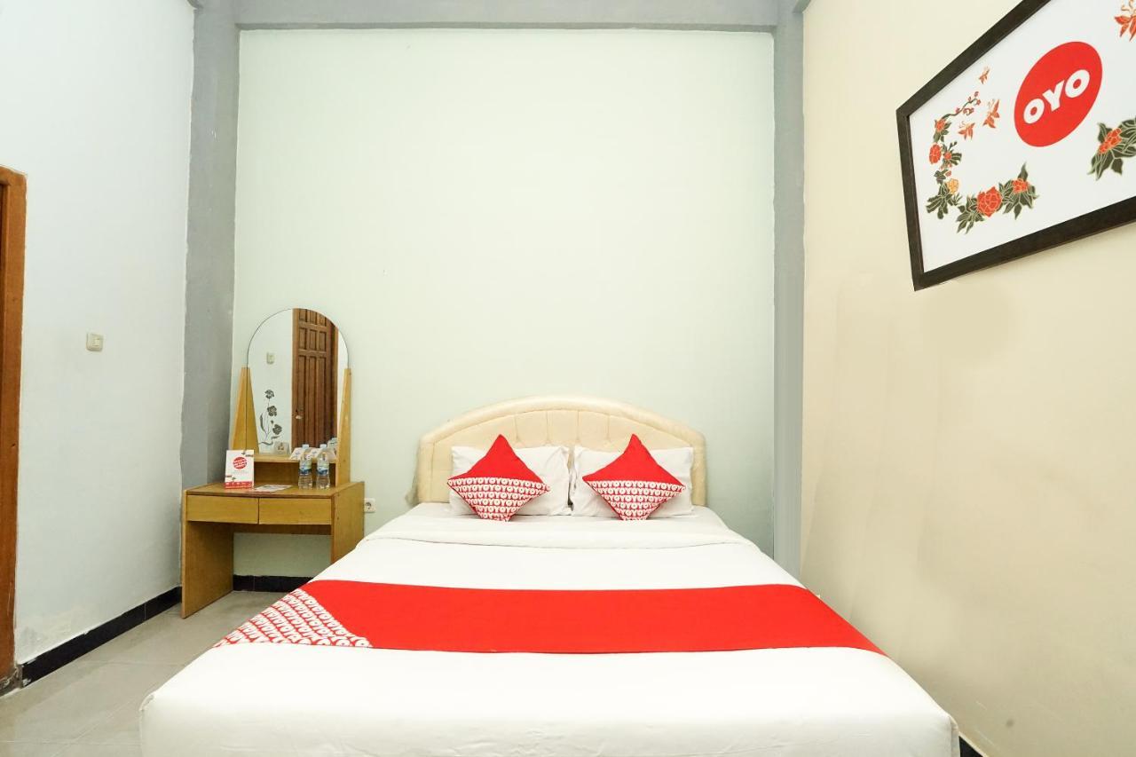 סוראבאיה Kartika Syariah Homestay By Stayku מראה חיצוני תמונה
