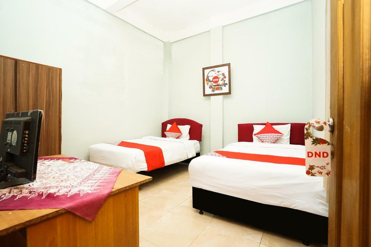 סוראבאיה Kartika Syariah Homestay By Stayku מראה חיצוני תמונה