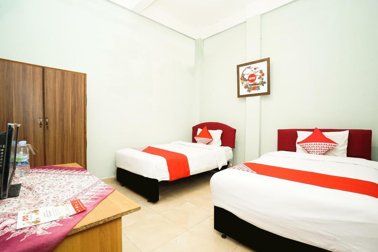 סוראבאיה Kartika Syariah Homestay By Stayku מראה חיצוני תמונה