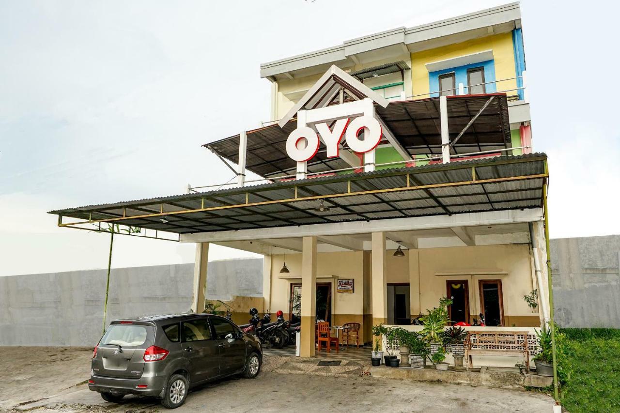 סוראבאיה Kartika Syariah Homestay By Stayku מראה חיצוני תמונה