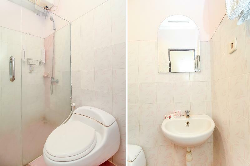 סוראבאיה Kartika Syariah Homestay By Stayku מראה חיצוני תמונה